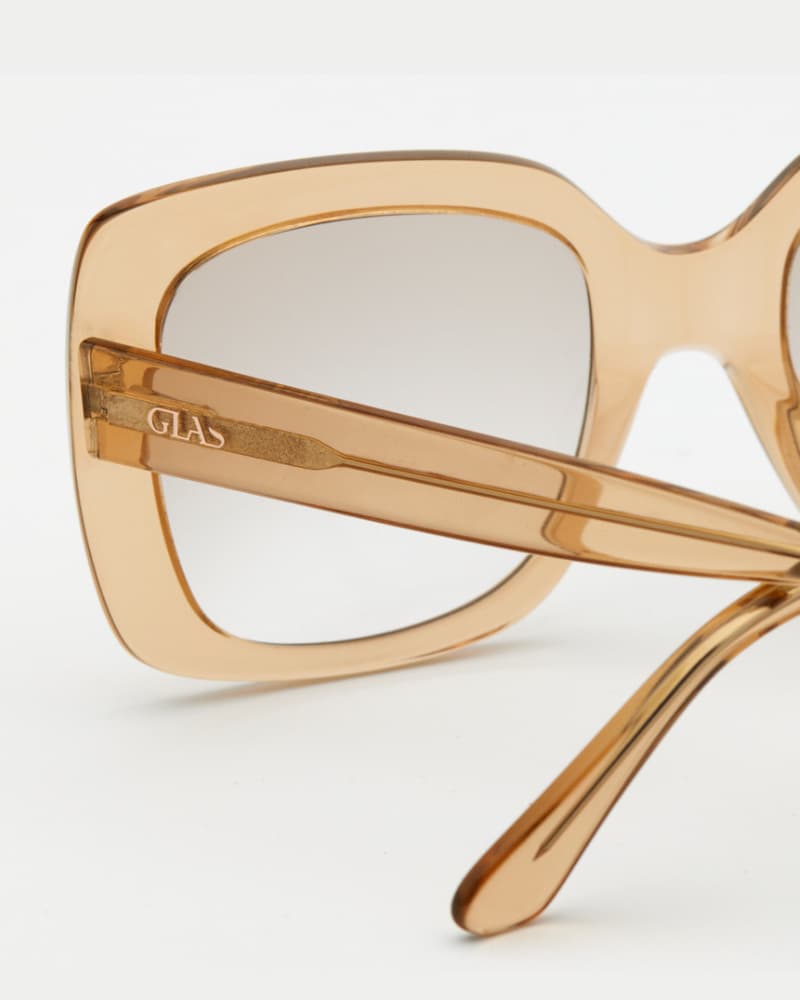 Mio Caramel Tinted Readers
