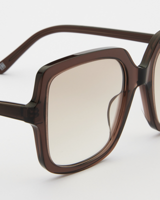 Elara Dark Brown Getint