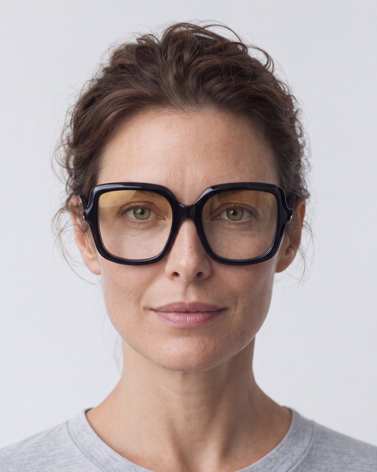 Elara in black, worn, Dawn lenses