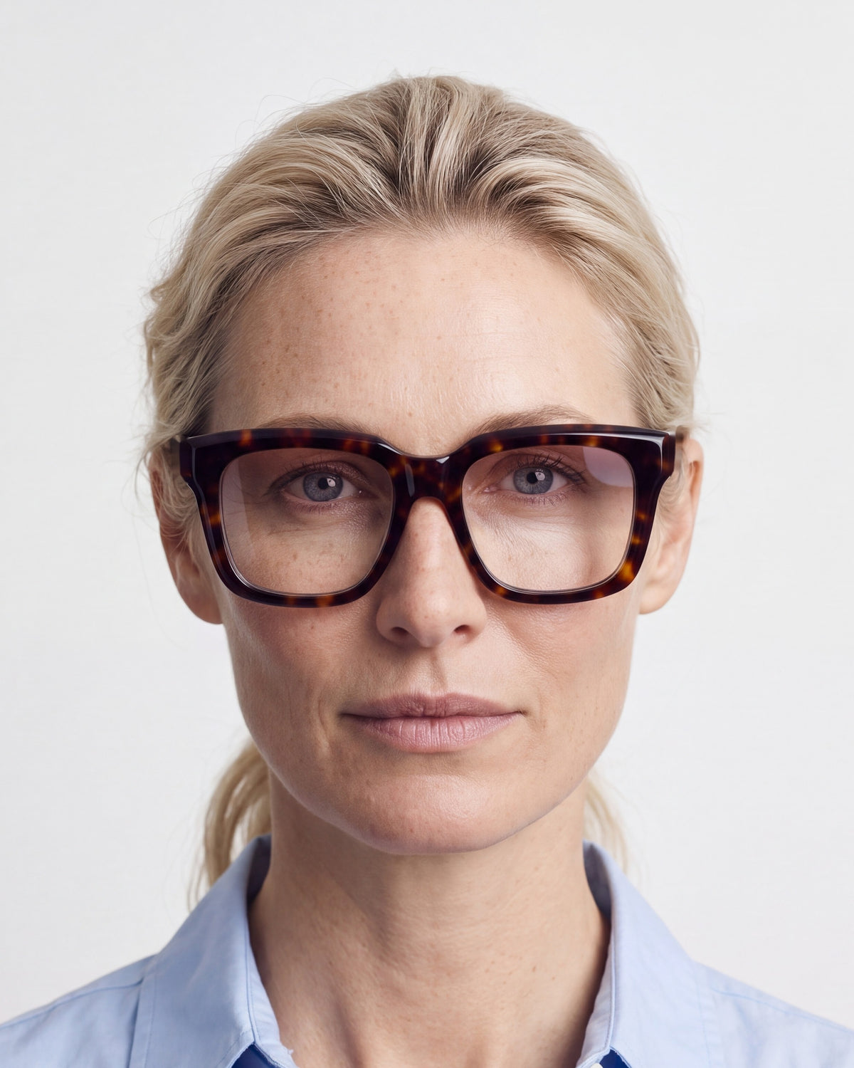 Therese in tortoiseshell, worn, Heather lenses