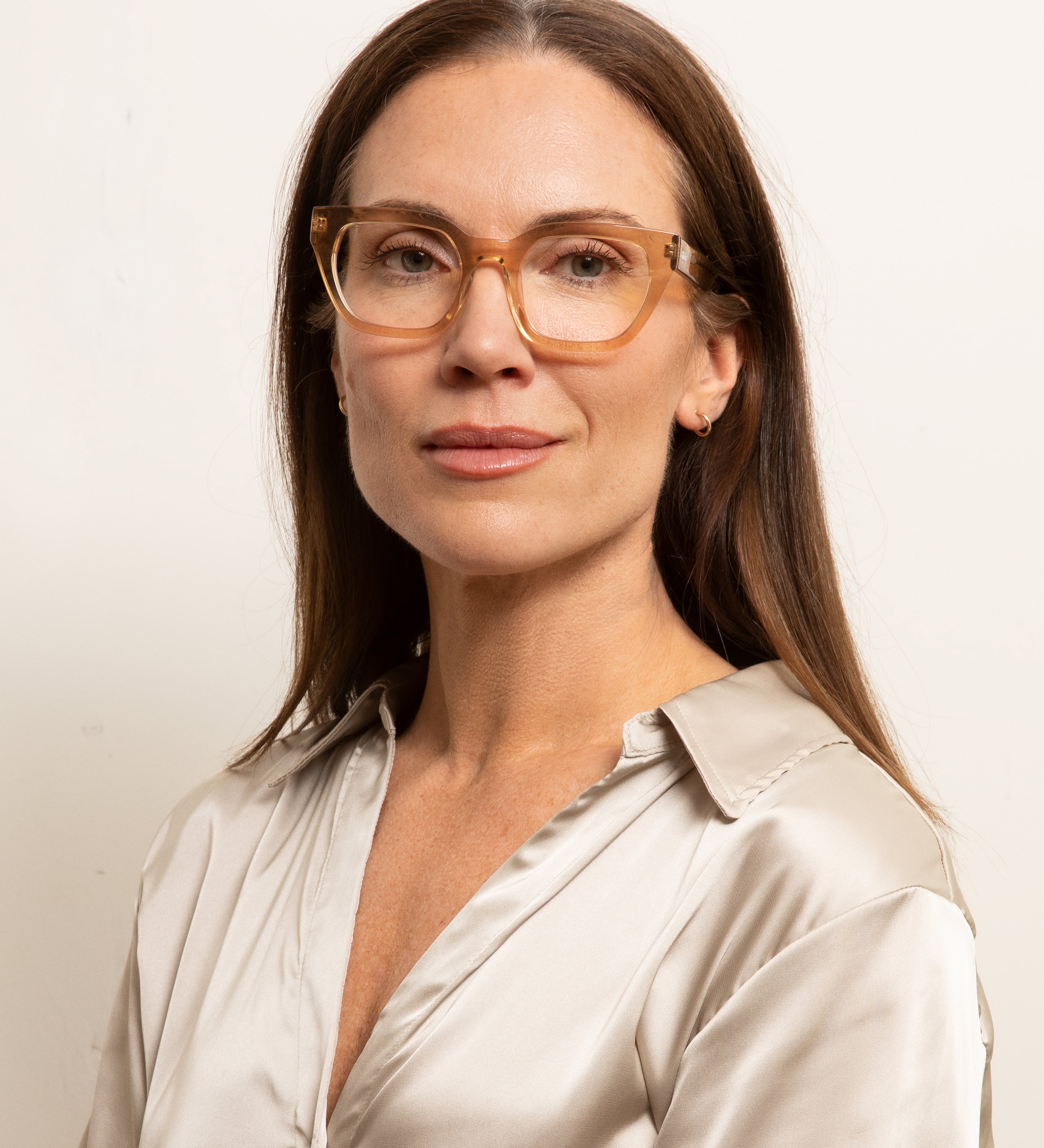 Kiara Caramel Readers