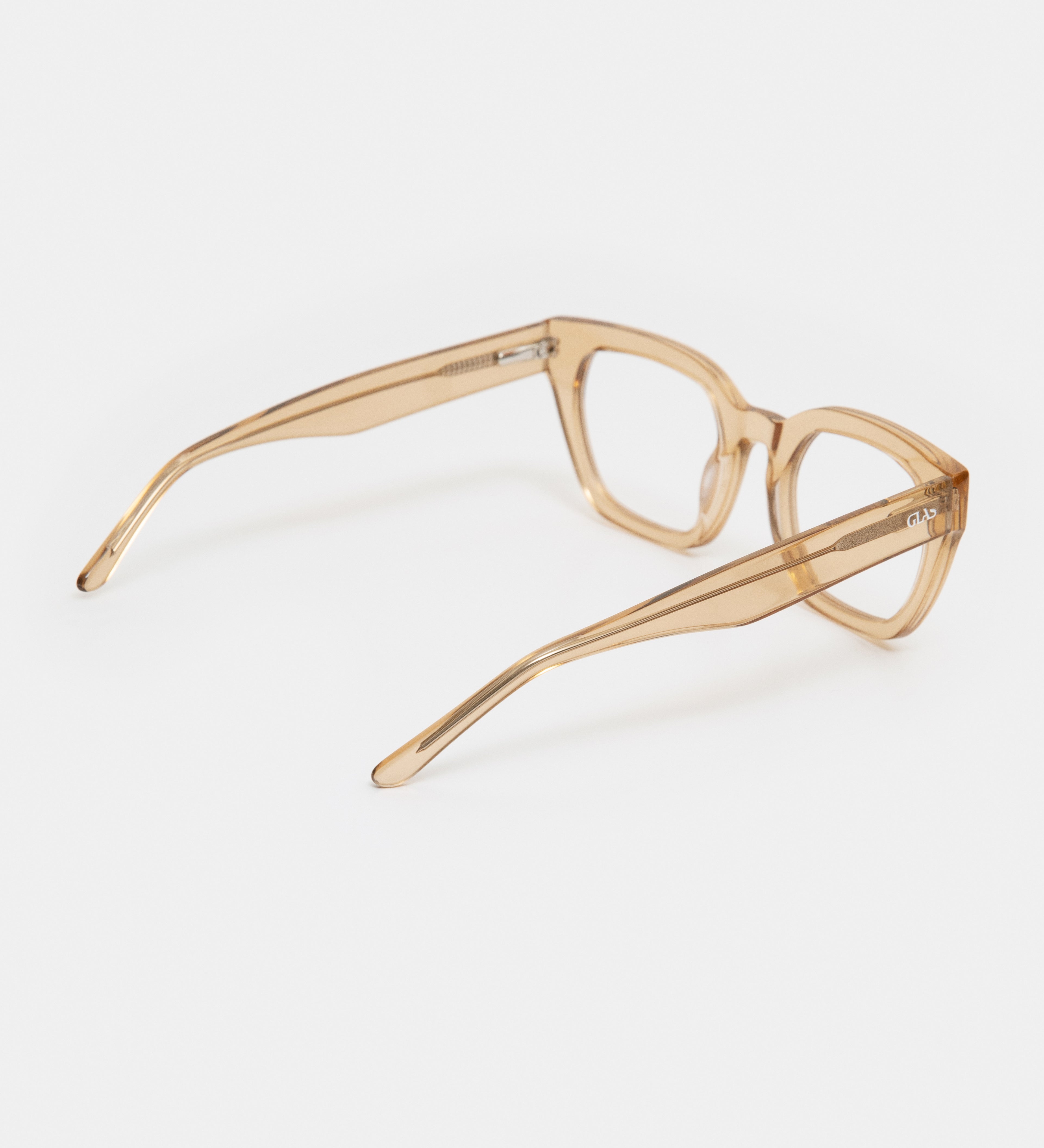 Kiara Caramel Blue Light